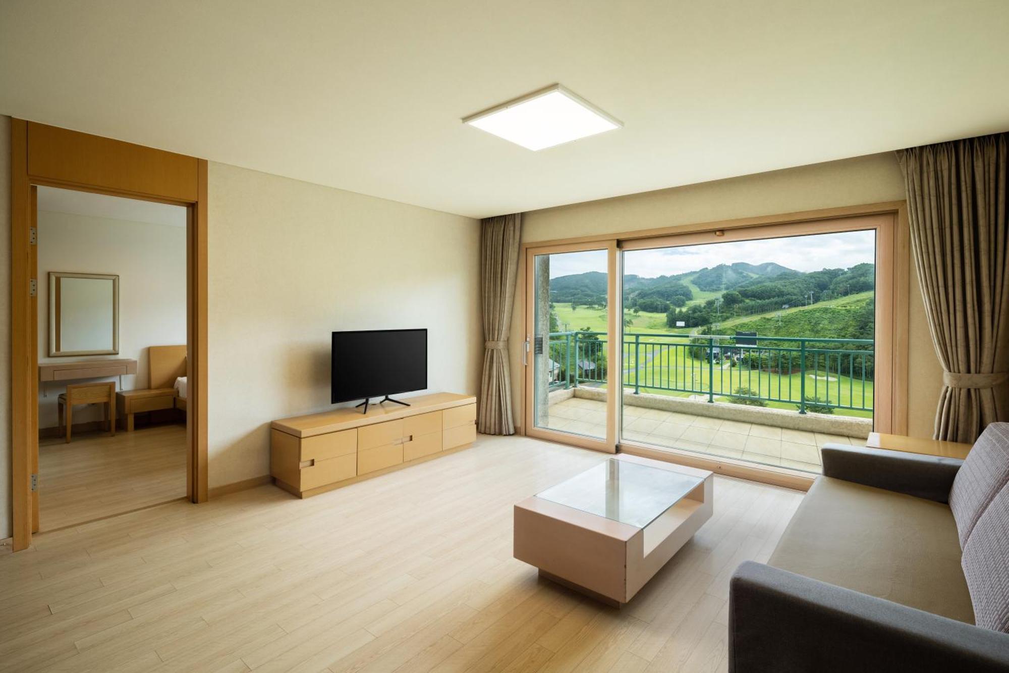 Oak Valley Resort Wonju Exterior photo